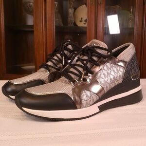 EC Michael Kors Liv Logo Signature Metalic Trainer Sneakers Size Womens 9.5